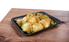 سلطة مع جبنة